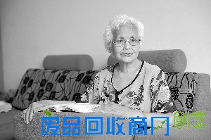 60岁识字从抄家信开始 ＂传奇奶奶＂白话故事很励志