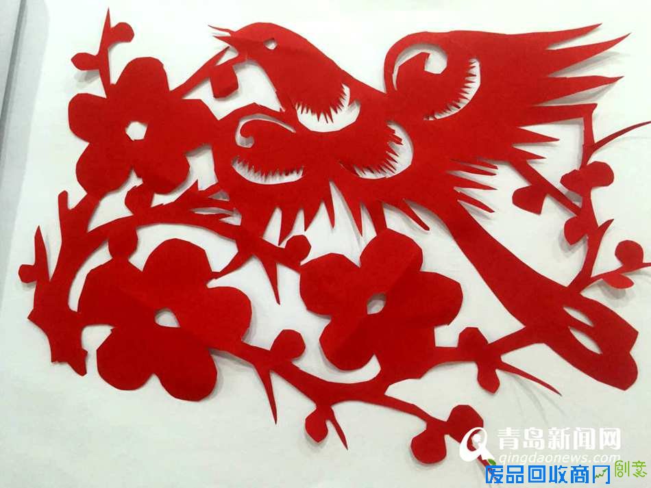 高清:剪纸艺术课堂进社区 居民体验传统文化