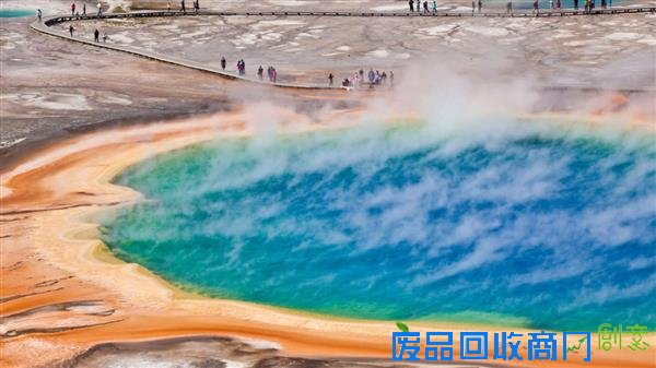 恐怖：人掉进黄石公园温泉 1天之内就会完全化掉