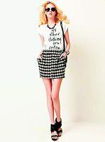 （组图）把白T恤穿好看才叫真的会穿搭！搭配阔脚裤显霸气