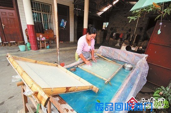 纸术“活化石” 傣乡芒团纸艺传女不传男