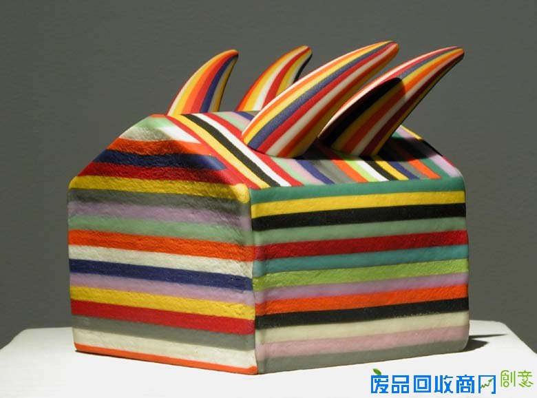 大师与幼童的玻璃作品傻傻分不清楚，只因创意源于童心？