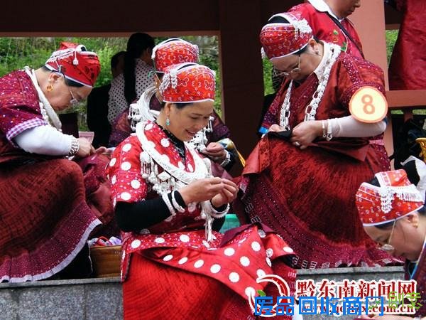 黄平县举行“五一”民族手工刺绣大赛