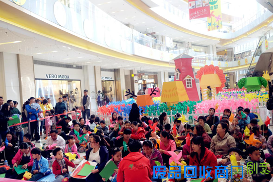 济南环宇城上演环保纸艺展,传递绿色生活之美