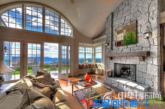 客厅落地窗让室内与自然融合生长