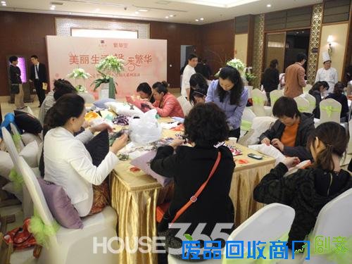 (布艺抱枕DIY、水果派松饼DIY活动现场 HOUSE365新房中心) 布艺抱枕DIY、水果派松饼DIY活动现场