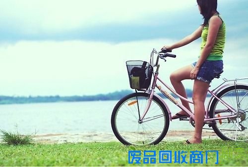 恋上单车女生 骑单车唯美图片