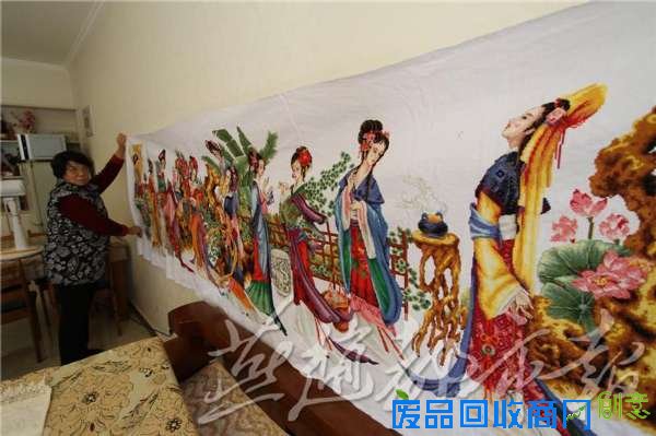 石家庄69岁老人手绣3.5米金陵十二钗十字绣(图)