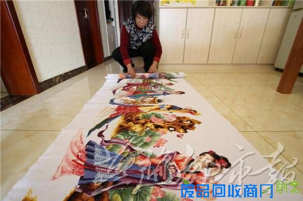 石家庄69岁老人手绣3.5米金陵十二钗十字绣(图)