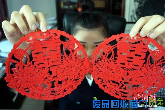 探访景德镇非遗文化 剪纸艺术的三代传承