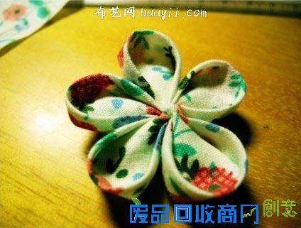 漂亮布艺花朵饰品DIY手工制作方法- 