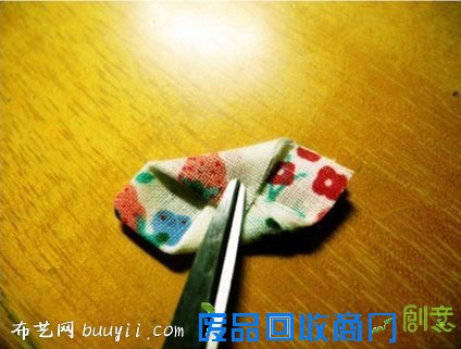 漂亮布艺花朵饰品DIY手工制作方法- 