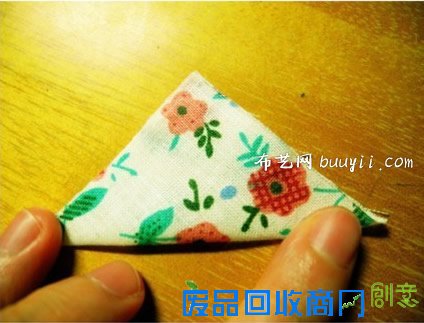 漂亮布艺花朵饰品DIY手工制作方法- 