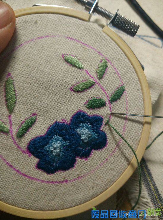 无名蓝花刺绣手工 第10步