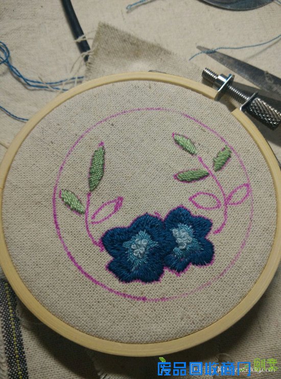 无名蓝花刺绣手工 第9步