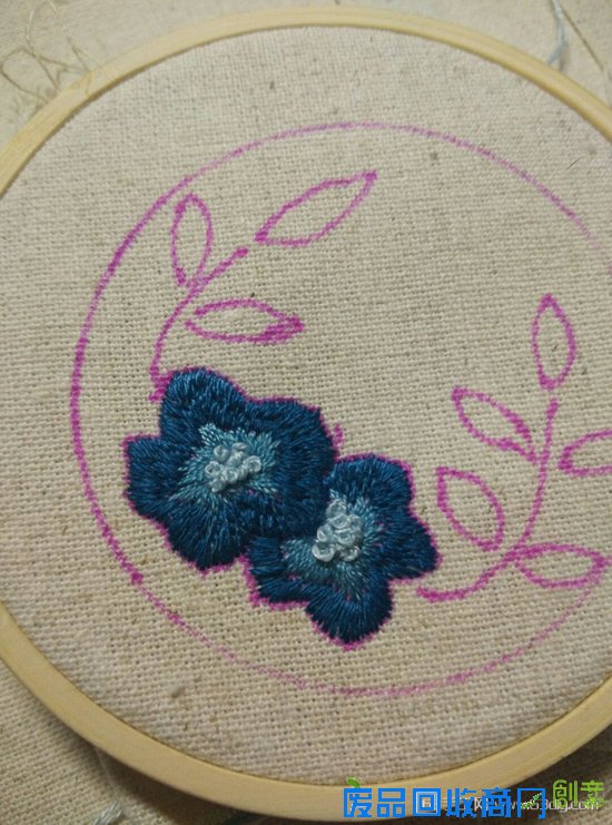 无名蓝花刺绣手工 第7步