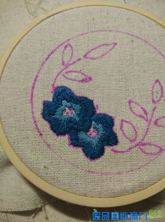 无名蓝花刺绣手工 第6步