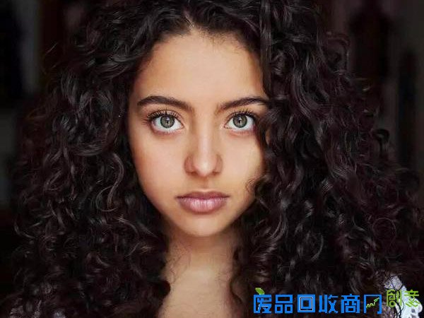 美图大片 | 这个摄影师环游世界拍下了世界各国的美女……