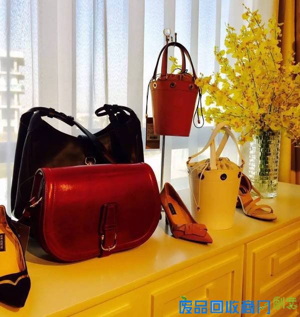 Fashion WOW in OMC丨想把这些设计师送进不正常人类研究中心