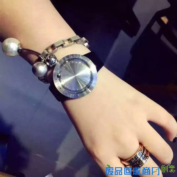 Fashion WOW in OMC丨想把这些设计师送进不正常人类研究中心