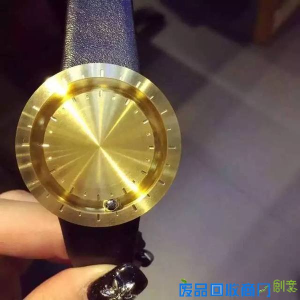 Fashion WOW in OMC丨想把这些设计师送进不正常人类研究中心