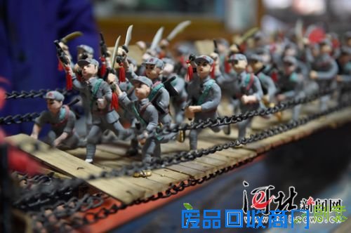 “石家庄泥人张”花费近百个日夜创作红军长征泥塑作品