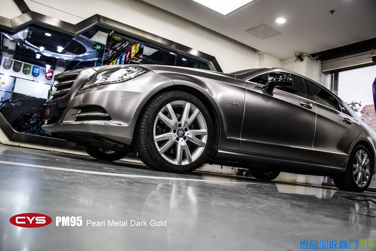 【图文】奔驰CLS300换装电光金属钛金车衣