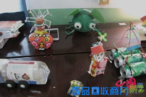 井陉县第一小学举办展览 “献礼国庆67周年”