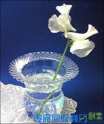 饮料瓶改造：手工diy美丽花瓶