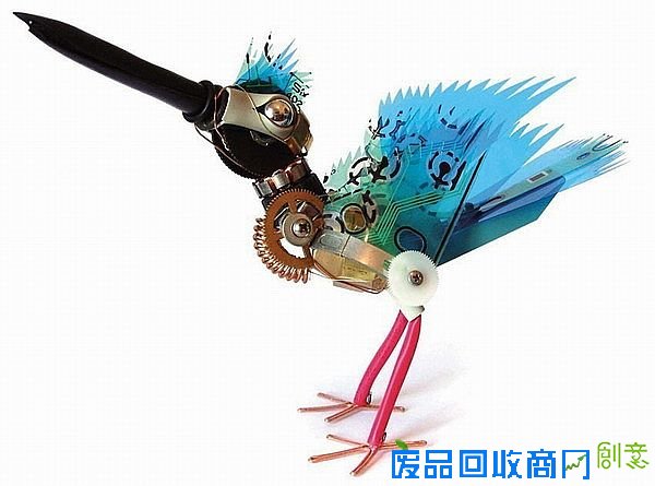 国外DIY高手利用废旧金属制作的火烈鸟
