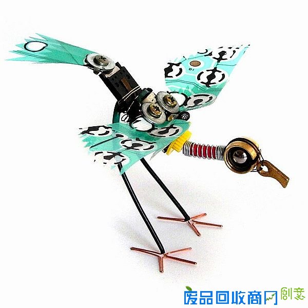 国外DIY高手利用废旧金属制作的火烈鸟