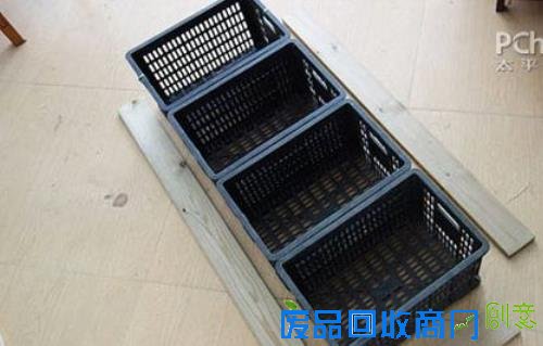 塑料水果筐和废木条DIY环保置物柜