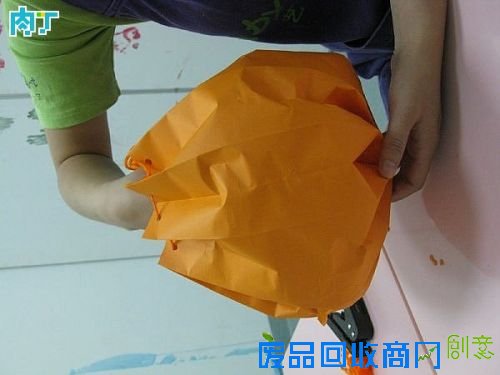 万圣节南瓜灯制作：纸南瓜 DIY(图)