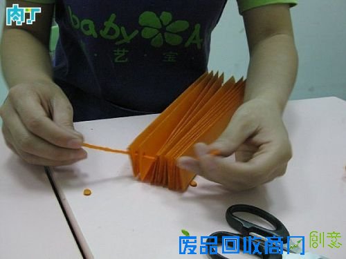 万圣节南瓜灯制作：纸南瓜 DIY(图)