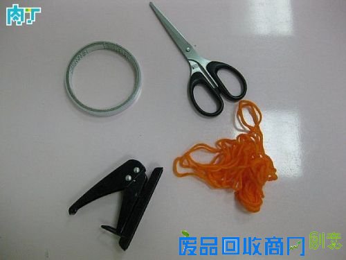 万圣节南瓜灯制作：纸南瓜 DIY(图)