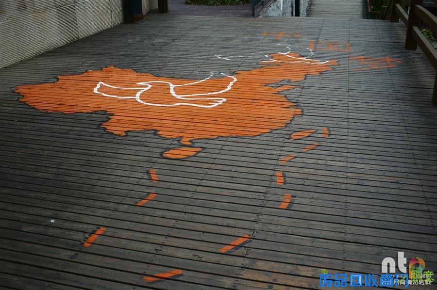 彩虹涂鸦手绘 湖北一公园创意涂鸦路成别样风景