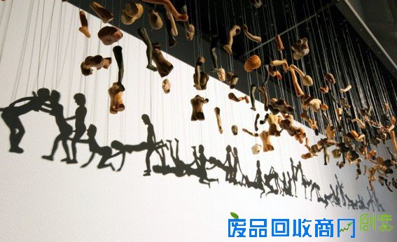 人偶肢体春宫图PK情色刺绣(组图)