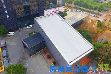 上海俯卧撑楼似15层楼倒塌引围观 视觉错觉惊呆网友