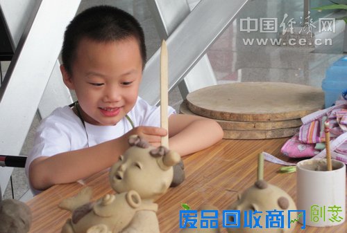 欢度"六一"儿童节陶艺"小师傅"陶瓷基地展才艺