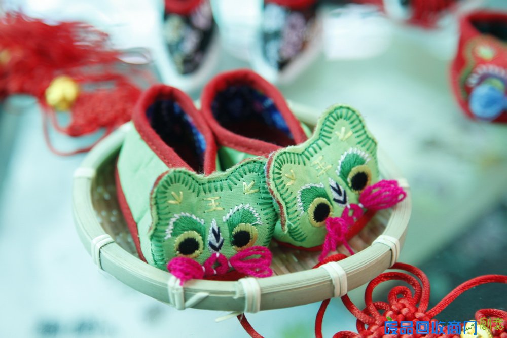 胶东民间艺术欣赏：虎头鞋及其制作工序