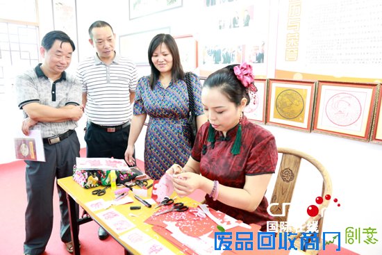 把剪纸推上舞台的剪纸传承人饶宝莲