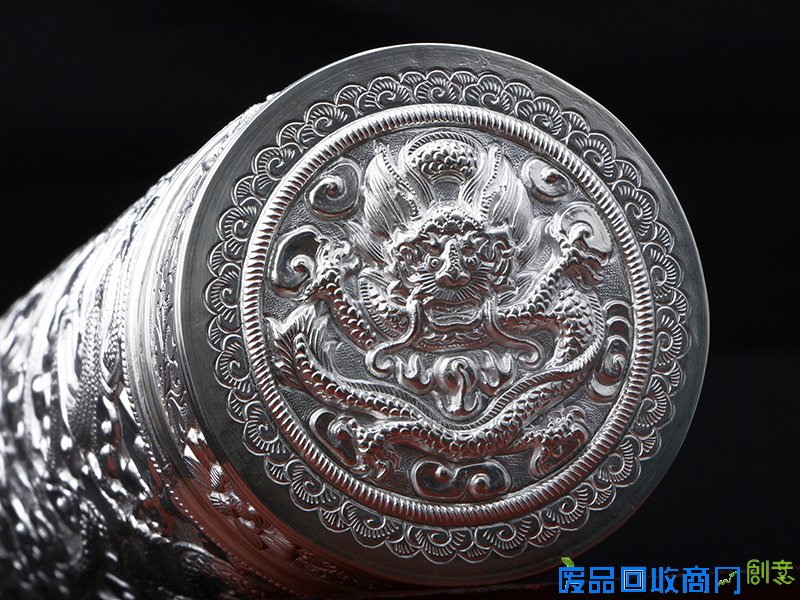 凤凰银饰錾刻工艺超赞的九龙杯