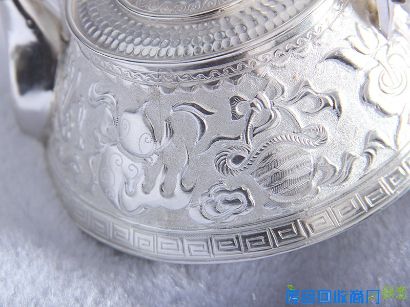 凤凰银饰錾刻工艺银饰品