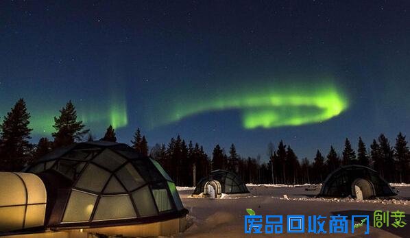 芬兰创意玻璃屋酒店 坐落雪中浪漫赏极光(组图)