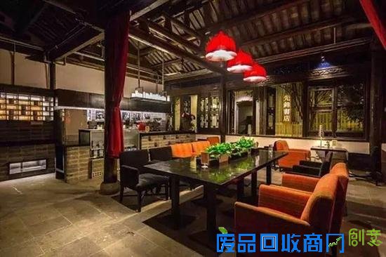 先锋书店在古镇里开出新店，但“逛书店”这回事儿真说不准