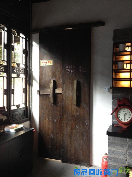 先锋书店在古镇里开出新店，但“逛书店”这回事儿真说不准