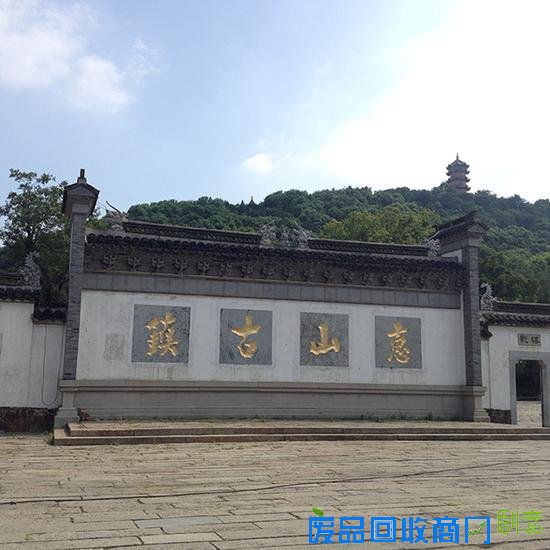 先锋书店在古镇里开出新店，但“逛书店”这回事儿真说不准