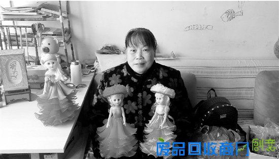 68岁老太手巧心美自制100多个芭比娃娃送亲友