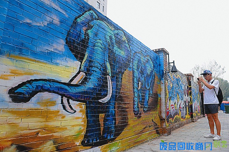 280米长涂鸦墙亮相太原
