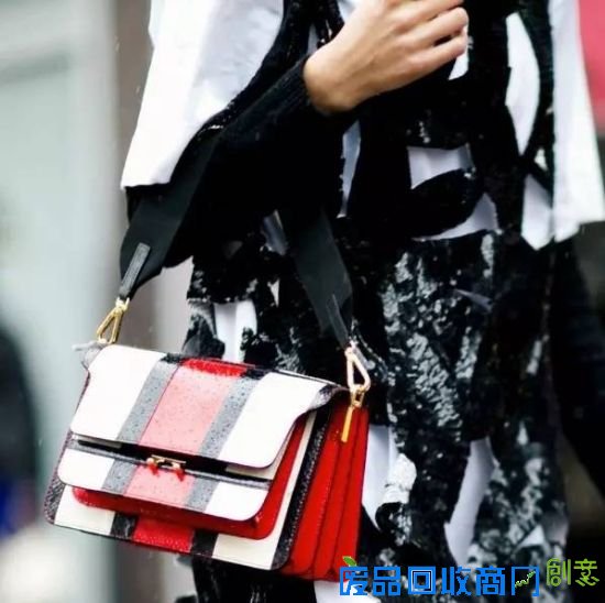 虽然粗但不污 “史上”最强宽肩带包剁手指南